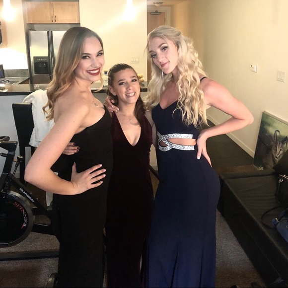 Prom/Formal Gown! - Picture 3 of 5